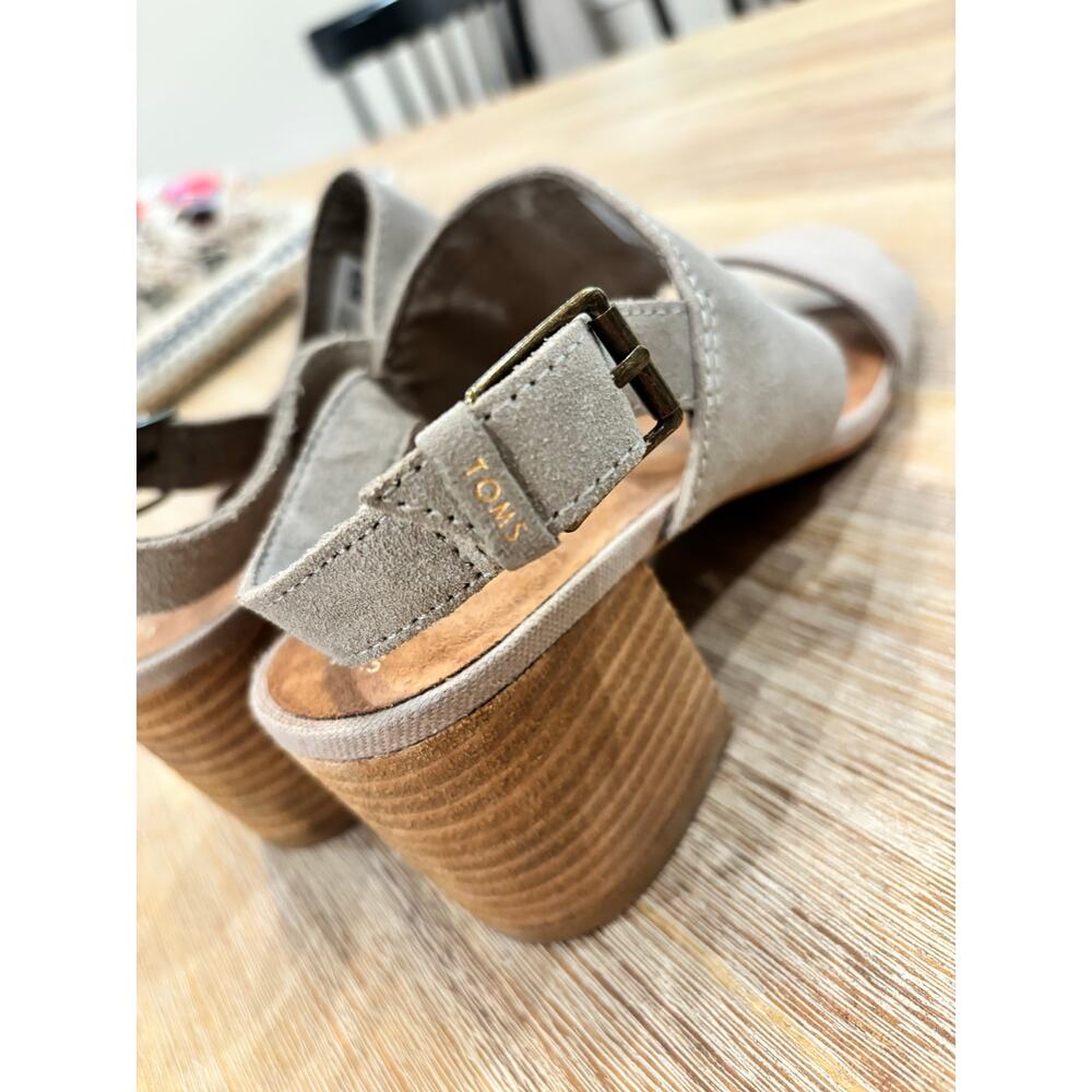Toms Sandals Taupe Color size 7.5 - Picture 4 of 6